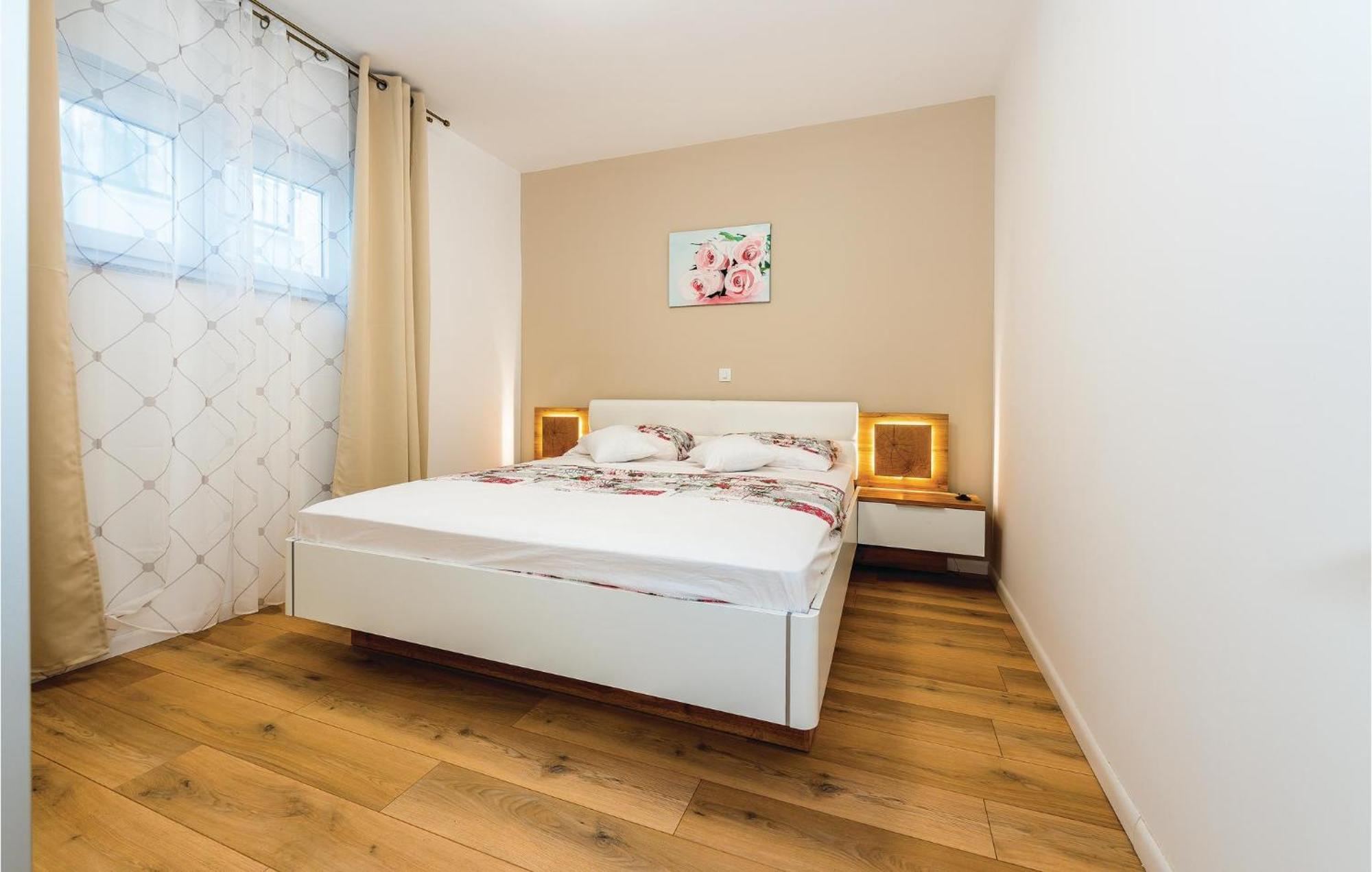 Beautiful Home In Sibenik With Kitchen Eksteriør bilde
