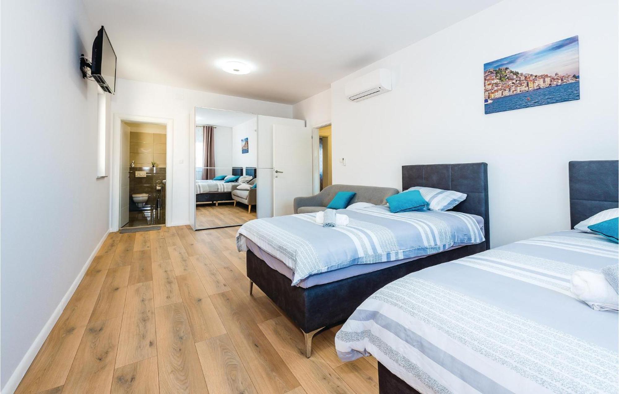Beautiful Home In Sibenik With Kitchen Eksteriør bilde