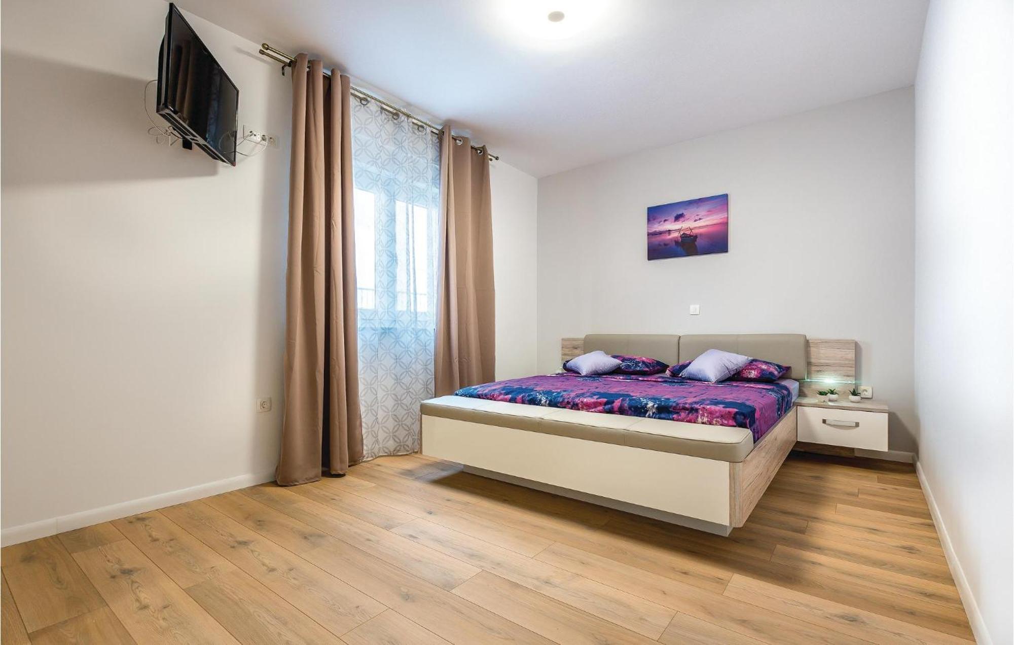 Beautiful Home In Sibenik With Kitchen Eksteriør bilde