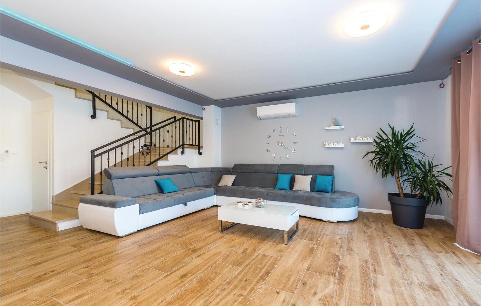 Beautiful Home In Sibenik With Kitchen Eksteriør bilde